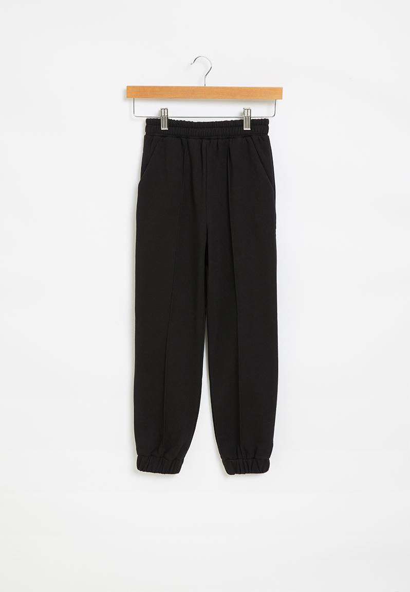 pleated sweatpants