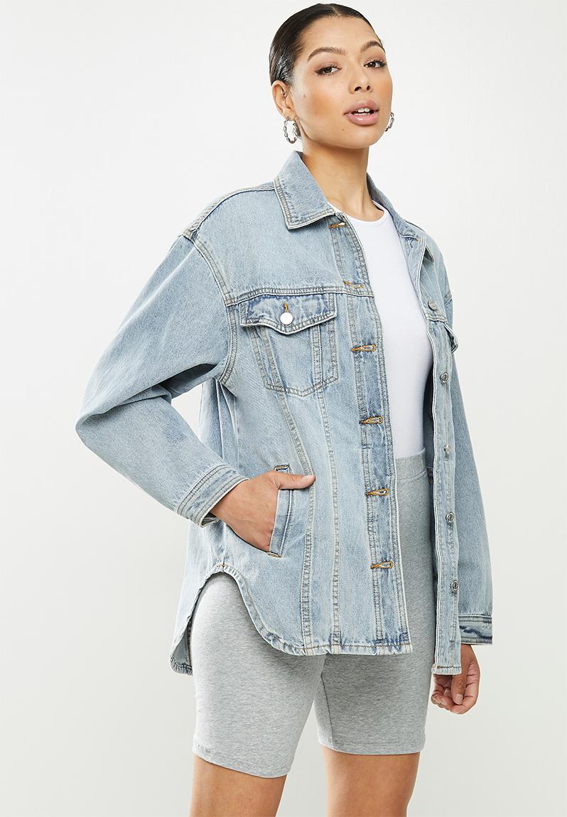 Oversized curve hem denim shirt jacket - light blue Missguided Jackets ...