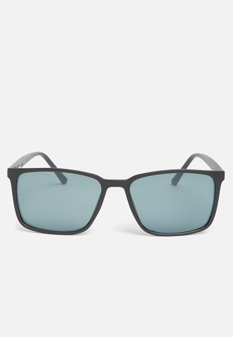 Devon Sunglasses in St Tropez