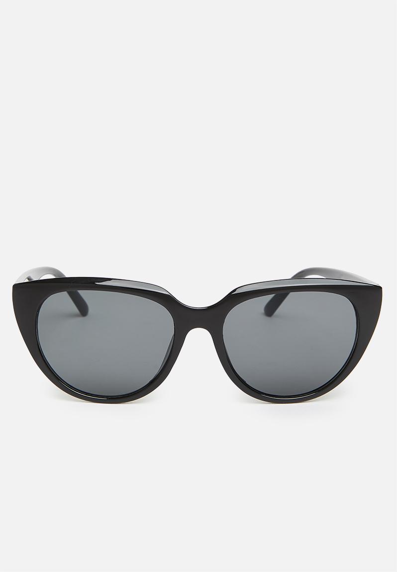 Lizzie Cateye Sunglasses Black Superbalist Eyewear