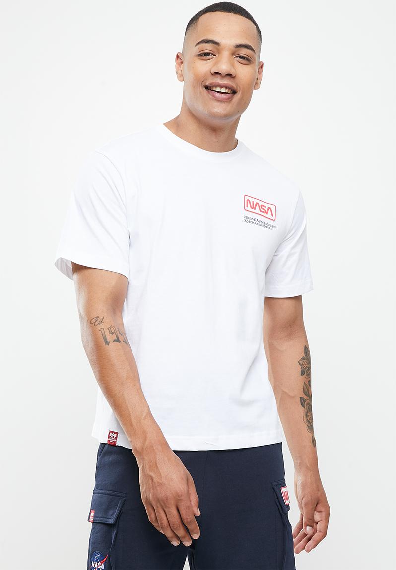 Relaxed fit nasa badge t - white 1 Alpha Industries T-Shirts & Vests ...