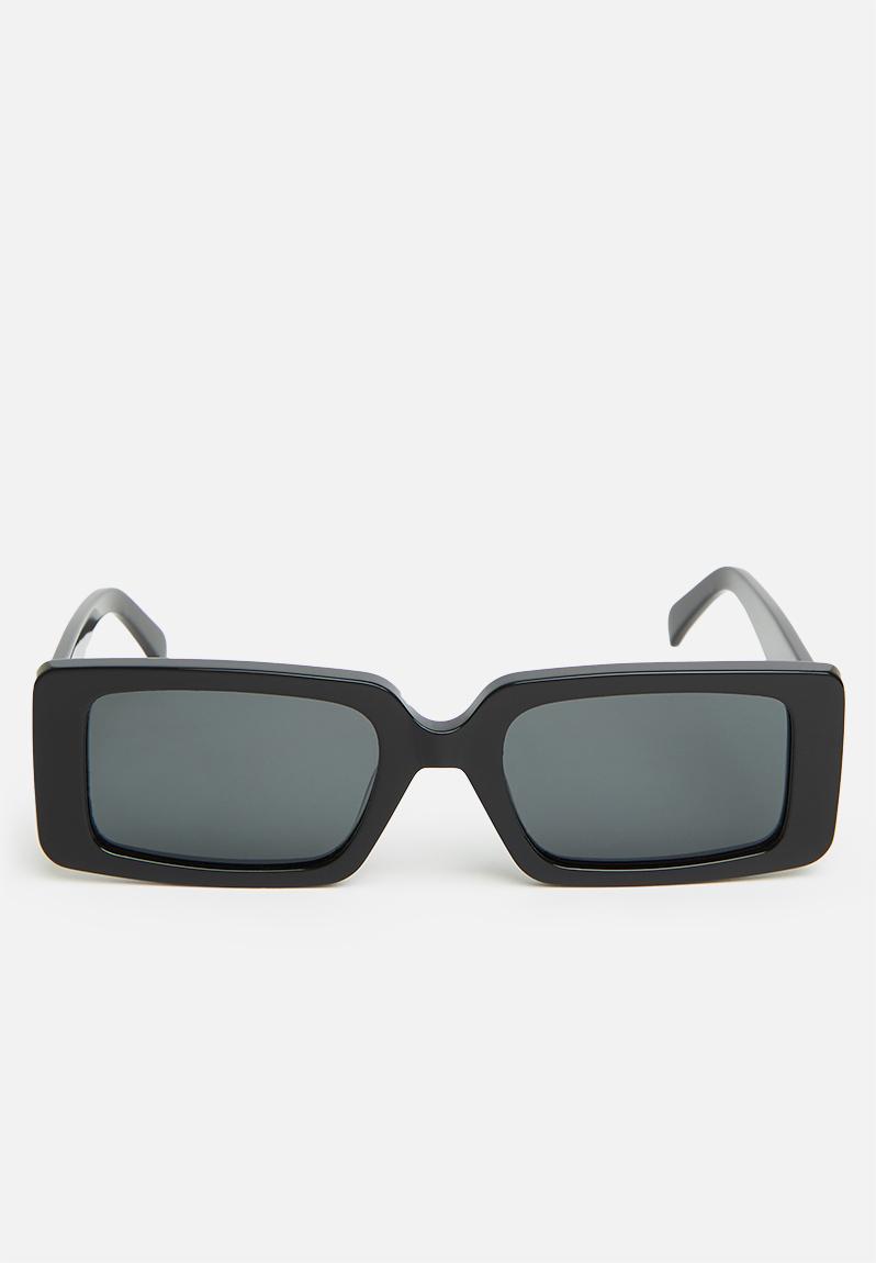 Black flame logo sunglasses- black ERA by DJ Zinhle Eyewear ...