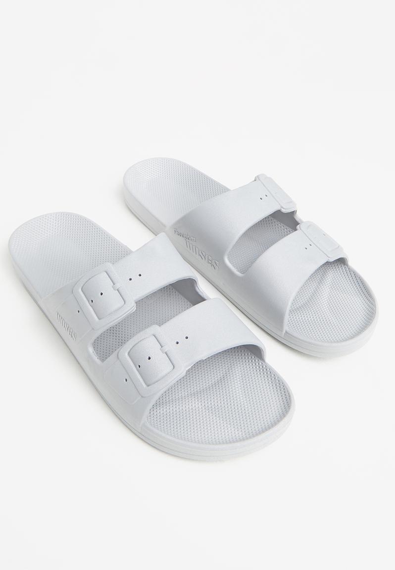 Moses Sandals Newborn Baby Boy Flip Flops. $15.00, via Etsy. | Baby boy newborn, Boys flip flops 