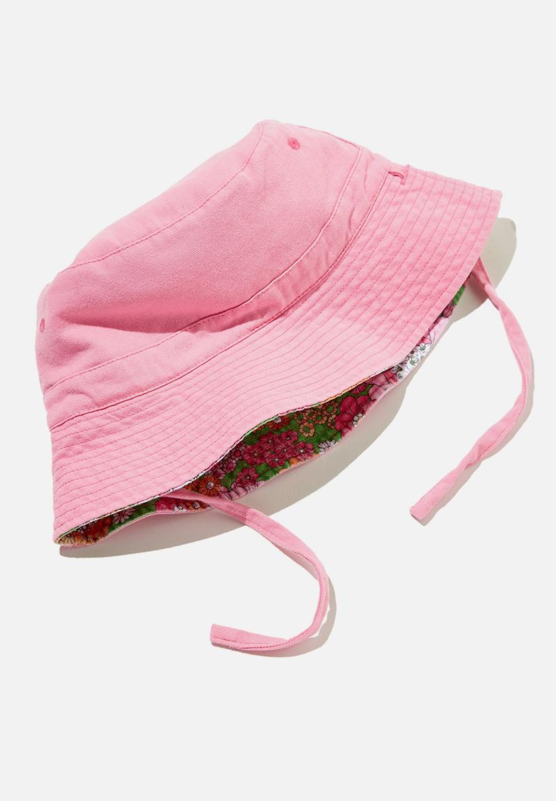 Reversible bucket hat - lenny floral/bubblegum pop Cotton On ...