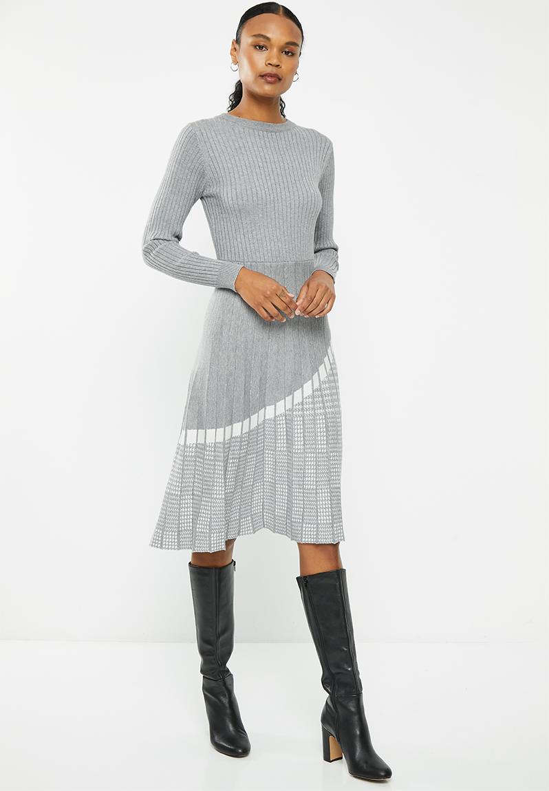 Pleated fit and flare knitted dress - grey Stella Morgan Casual ...