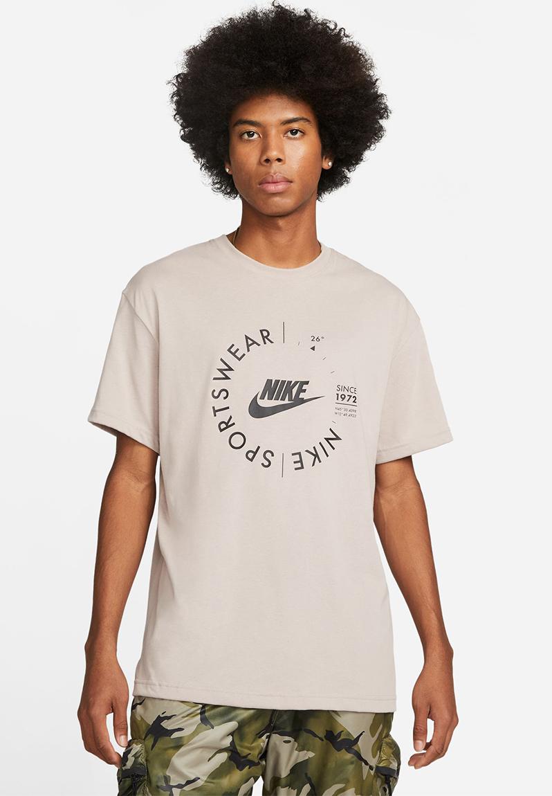 Nsw spu short sleeve tee - diffused taupe & black Nike T-Shirts ...