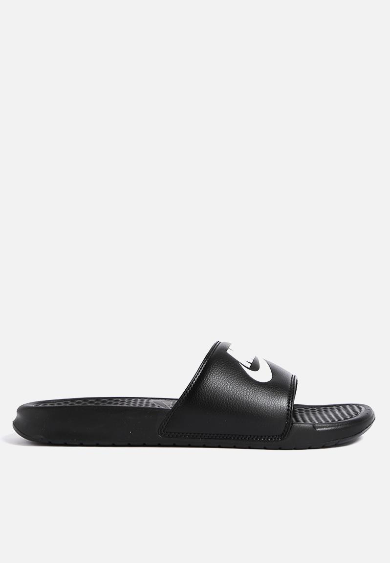 nike benassi men's flip flops