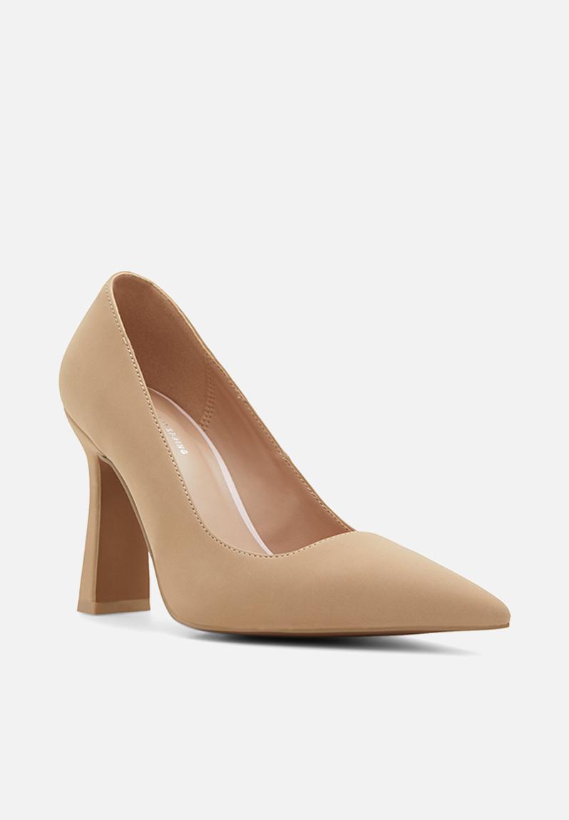 Steady heel light brown Call It Spring Heels