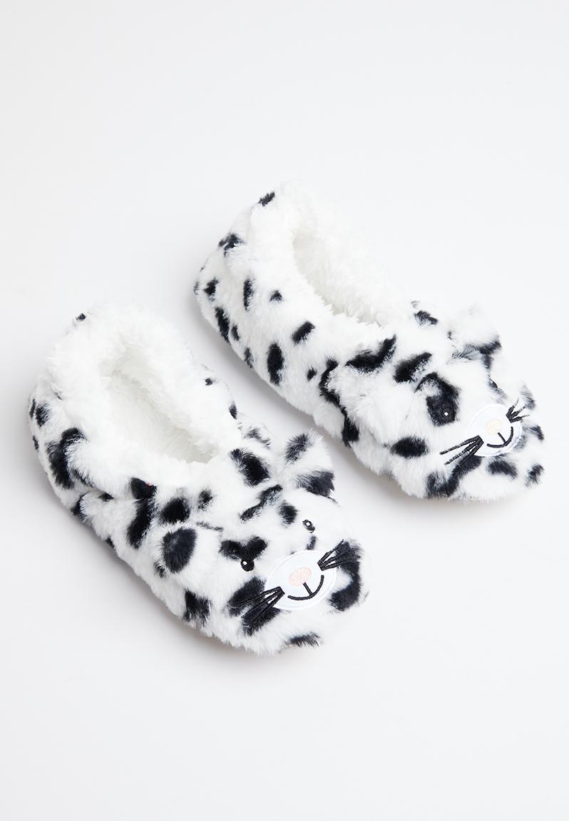 Zoo crew snow leopard slipper - white/black snoozies!® Pumps & Flats ...