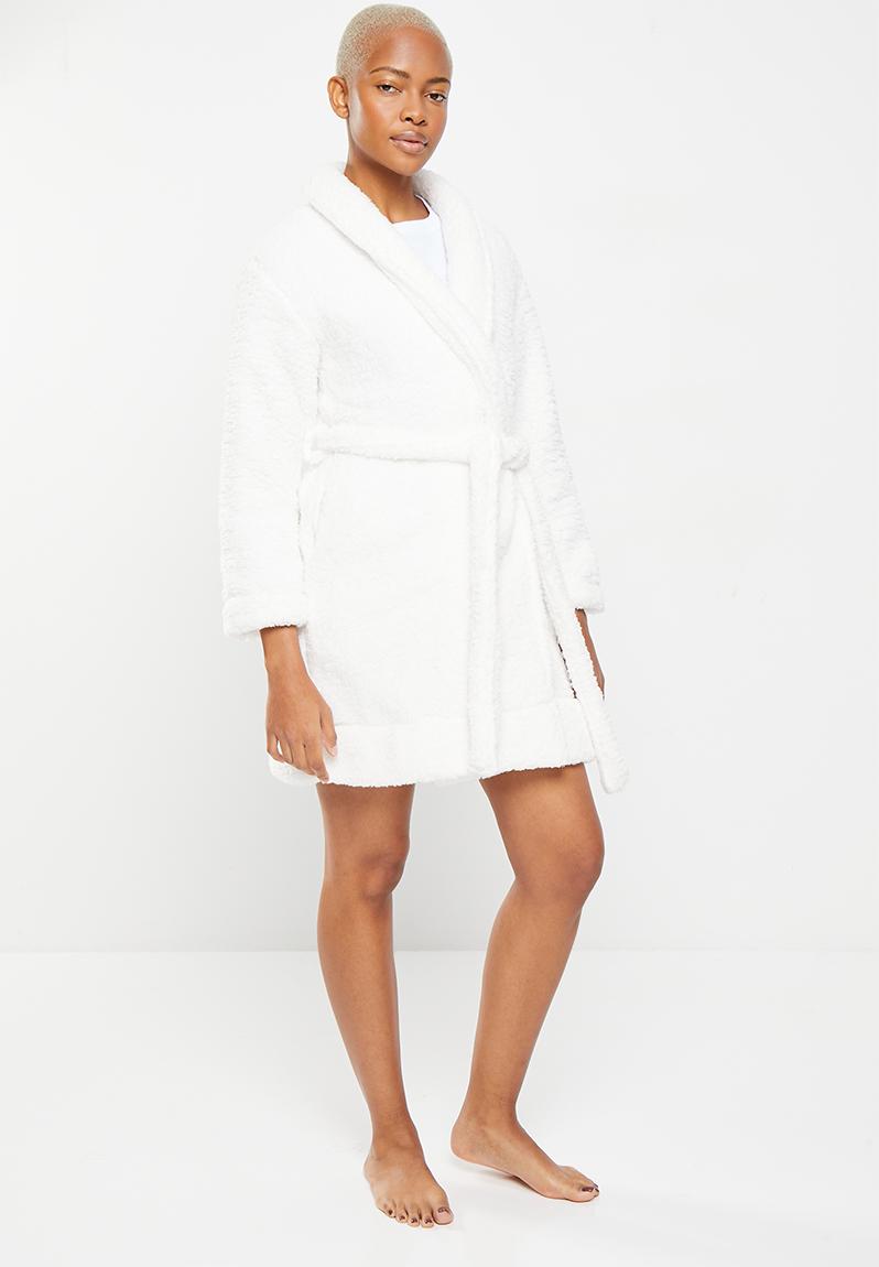 The hotel luxe snuggle robe - white