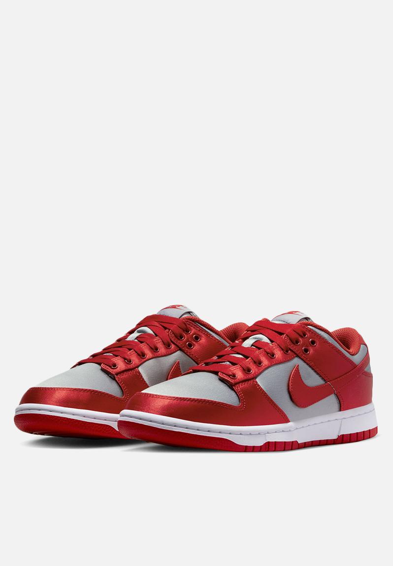 Dunk low ess - DX5931-001 - medium grey/varsity red-white Nike Sneakers ...