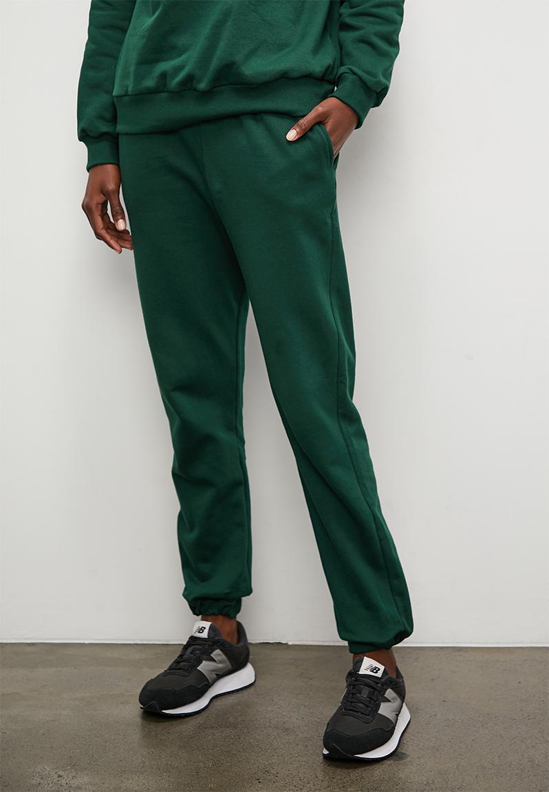 Performance Pants in Huntington Green