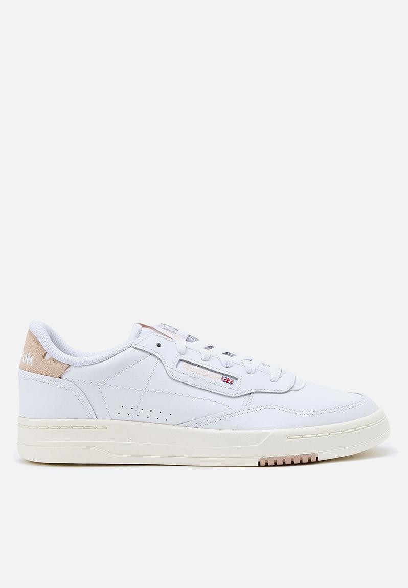 Court peak - hq4567 - ftwr white/chalk/soft ecru Reebok Sneakers ...