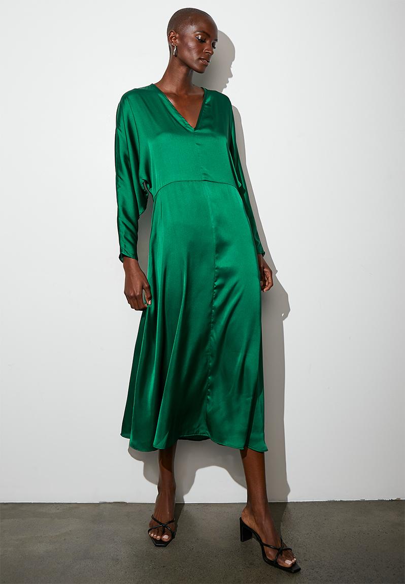 satin dolman sleeve maxi dress - emerald VELVET Occasion | Superbalist.com