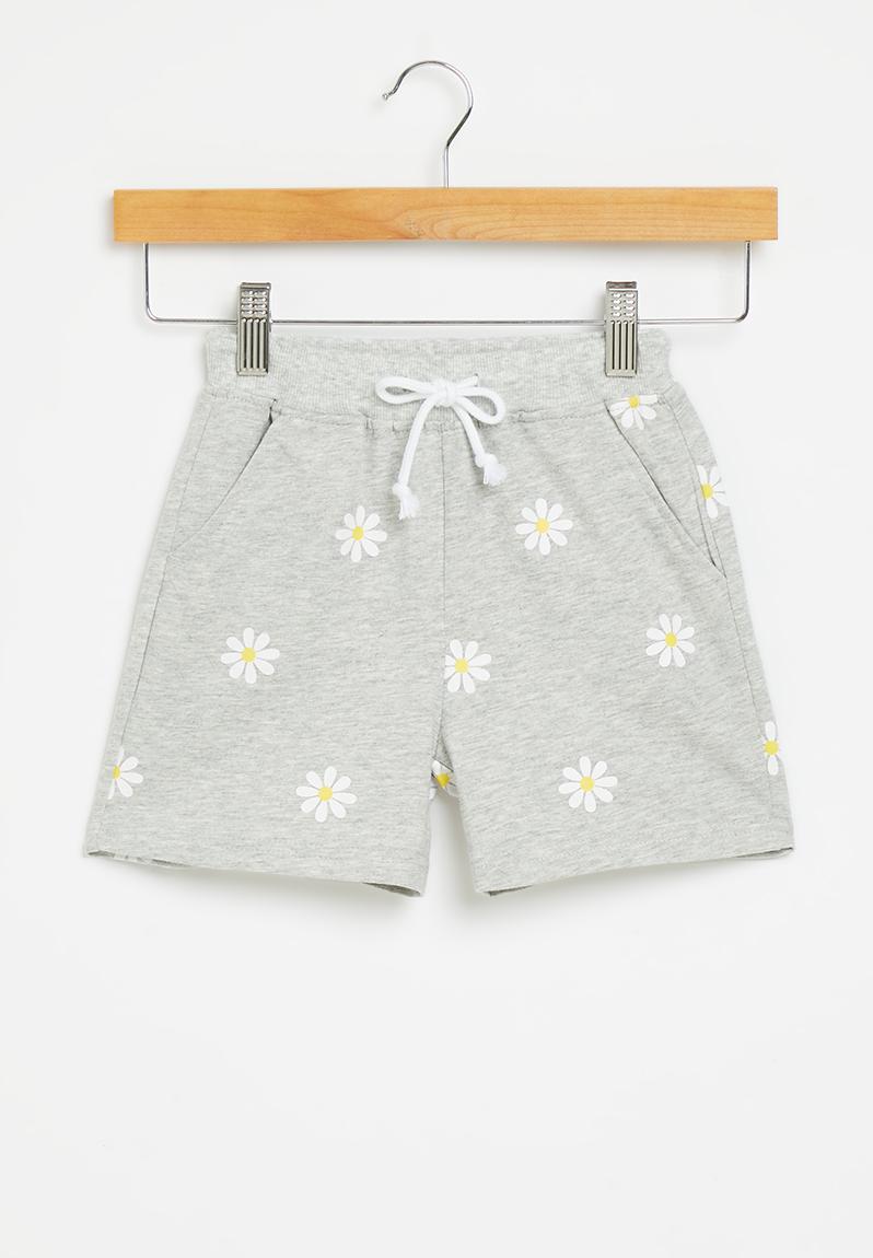Girls Grey Cotton Regular Fit Print Shorts