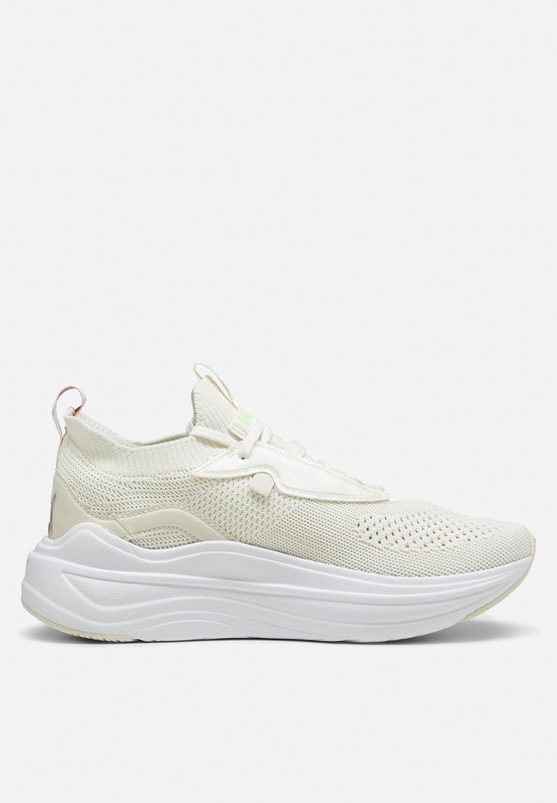 Softride stakd wns - warm white-future pink-speed green PUMA Trainers ...