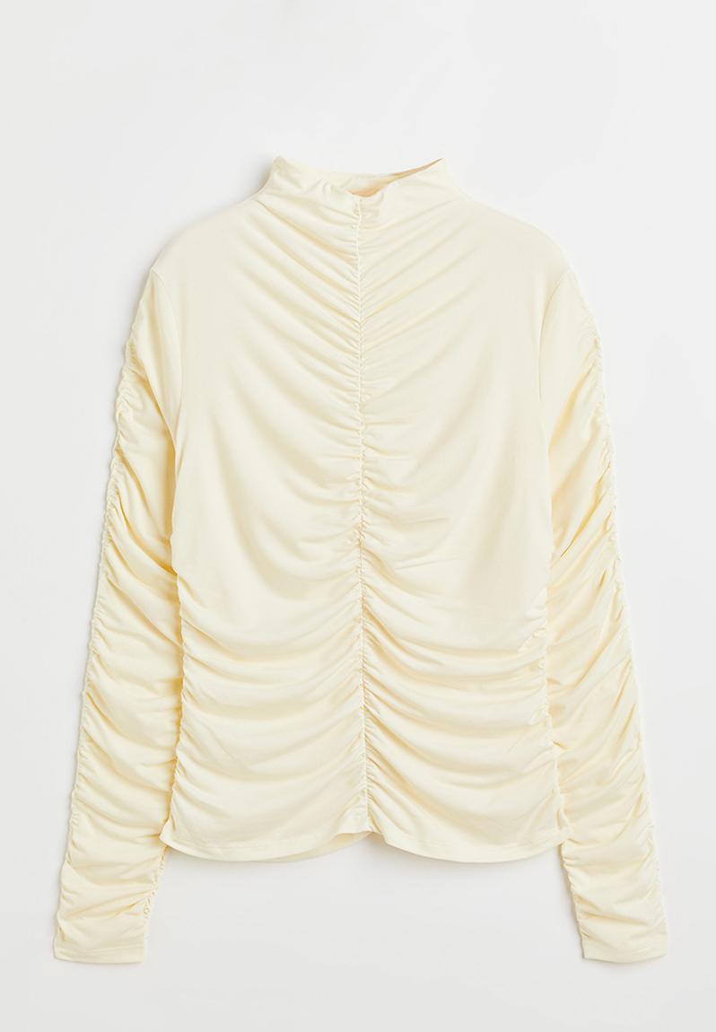 Gathered top with a turtle neck - cream - 1121685001