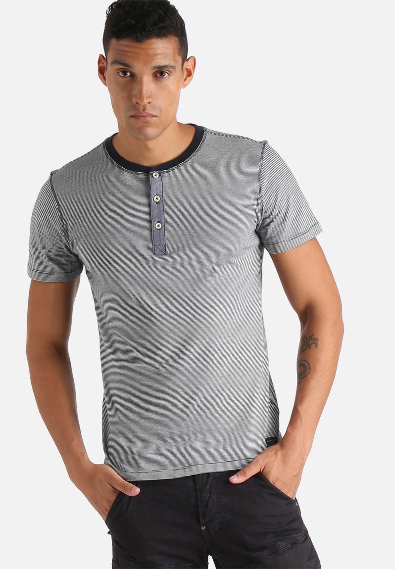 Ian Henley Tee -Dark Sapphire Selected Homme T-Shirts & Vests ...