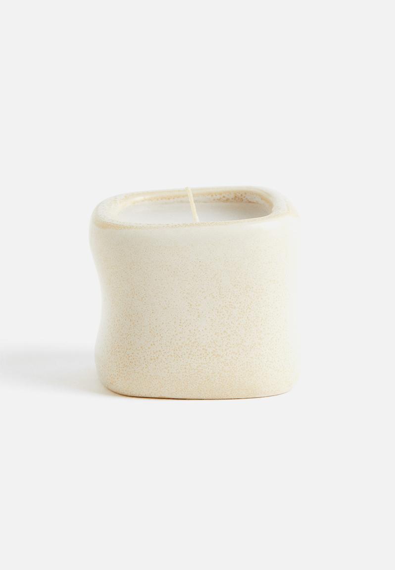 Scented candle in a ceramic holder - white - 1170813002 H&M Decor ...