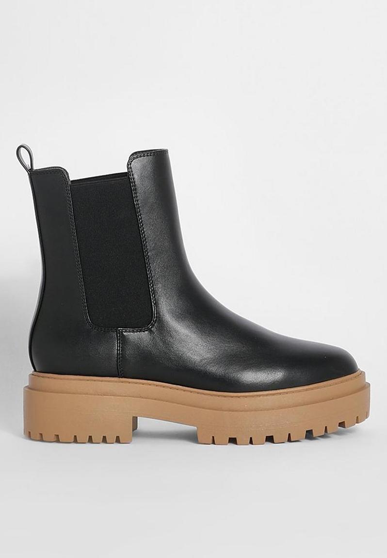 3500~Leather Chelsea Ankle Boots with Contrasting Sole main image 0