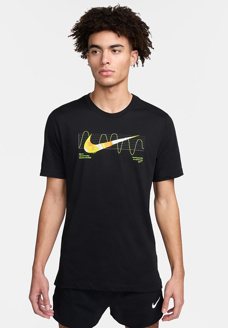 M Nk Df Tee Iykyk Run SU24 - Black Nike T-Shirts | Superbalist.com