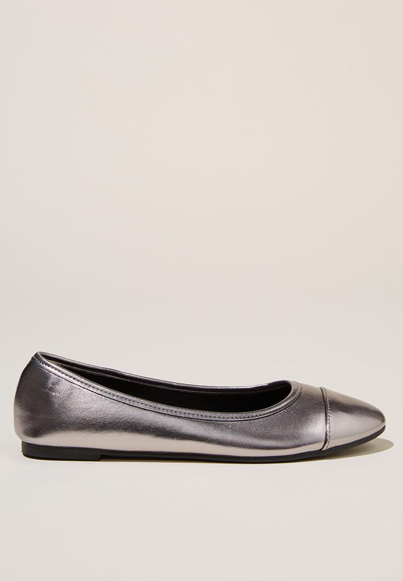 *FINAL SALE* Everyday Bubblegum Scented Ballerina Flats w/ Strap main image 0