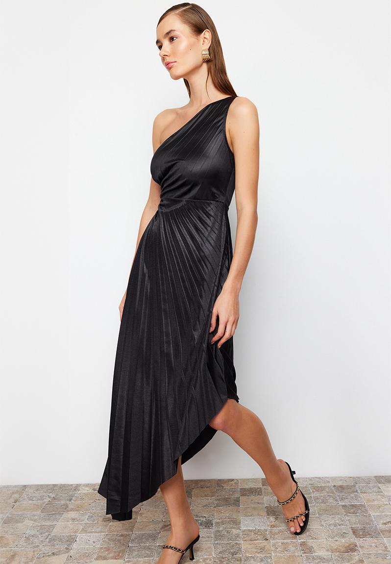 Exquisite Black Asymmetrical Halter Sleeveless Satin Lace Evening Dresses High Split With Pleats