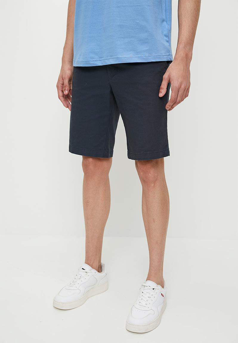 FATFACE Padstow Chino Shorts in Dusky Pink | Endource