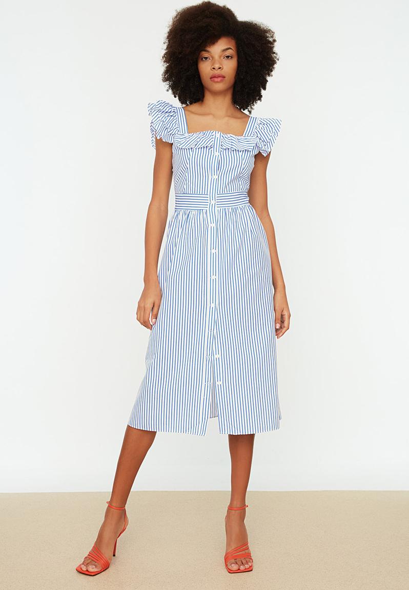 Blue Ruffle Collar Dress With Floral Embroidery