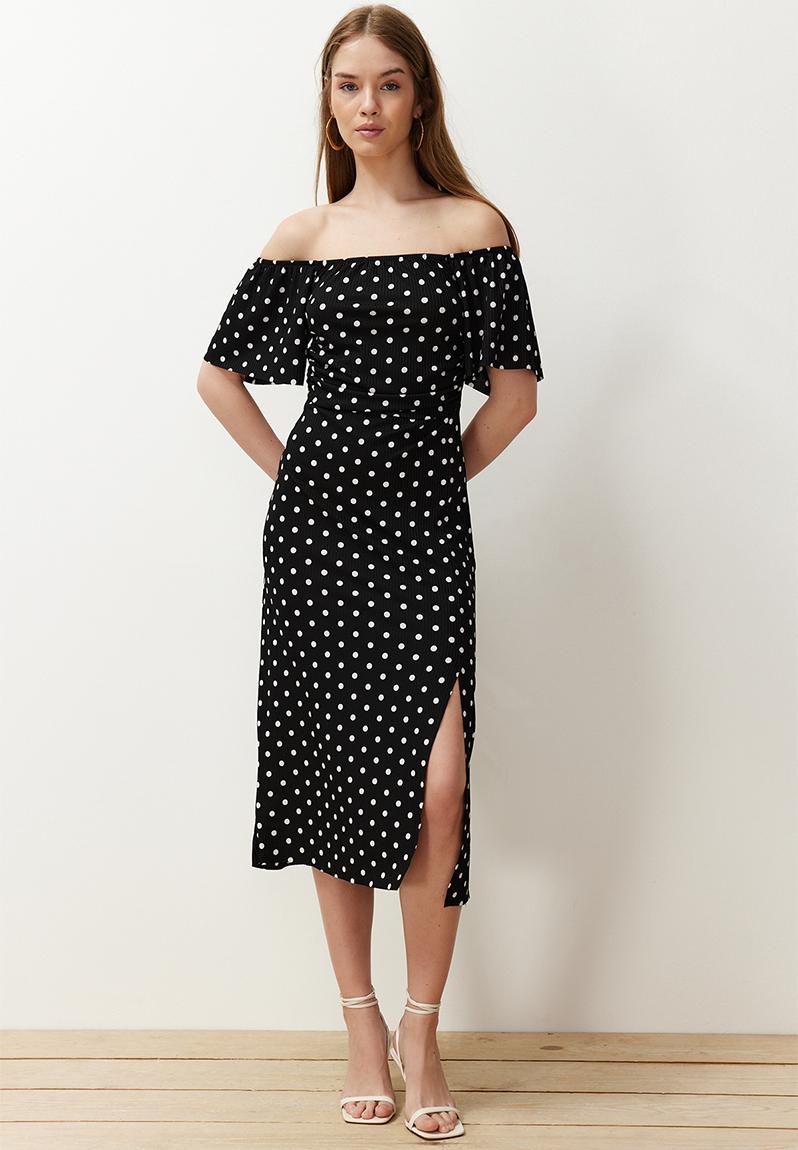 17581 Black Short Sleeve Polka Dot Knitted Dress