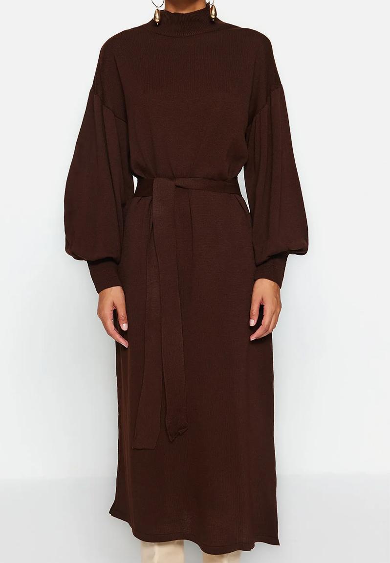 Printed Belted Half Turtleneck Dress With Petal Sleeves