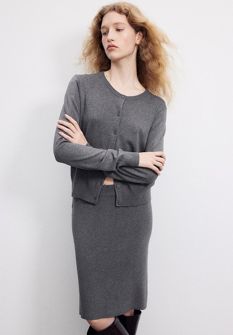 5010047 Grey Cardigan