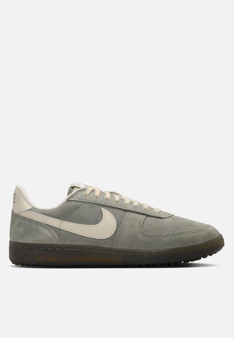nike field general free qs