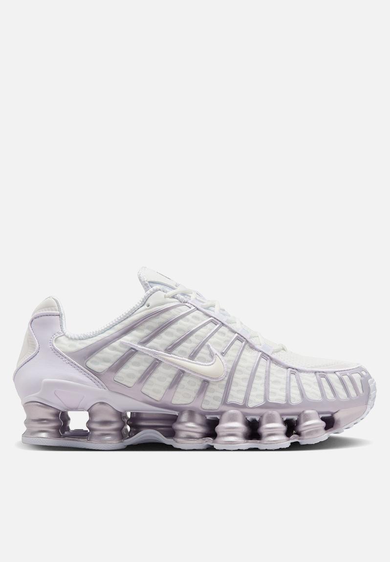 white nike shox gravity