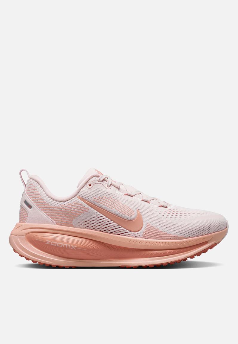 W NIKE VOMERO 18 - LIGHT SOFT PINK/MADDER ROOT