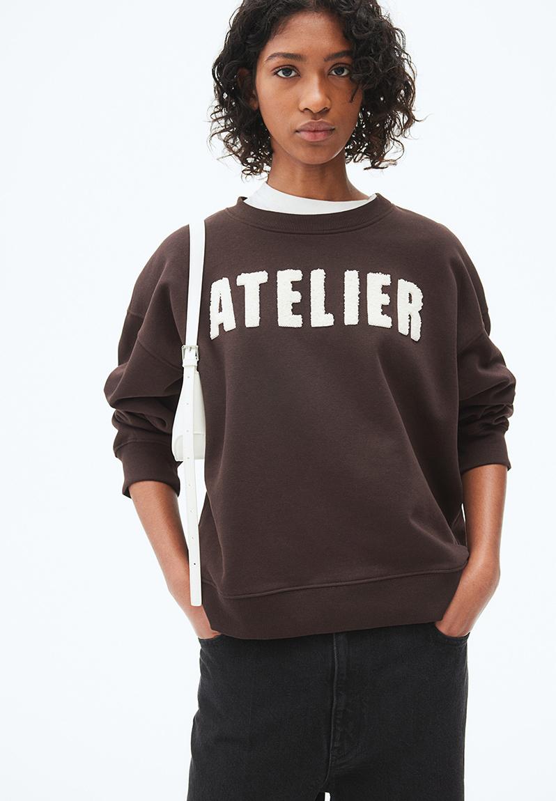 Text-motif sweatshirt - dark brown/atelier - 1267555015