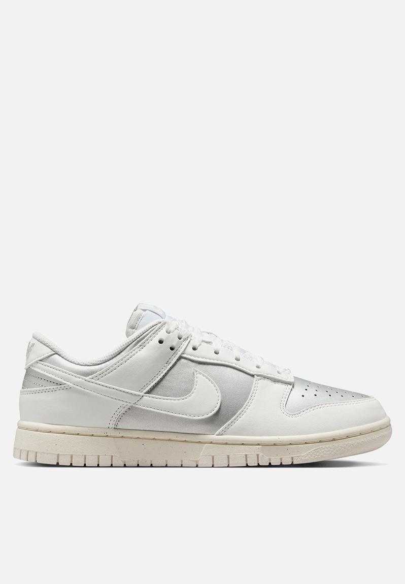 w-nike-dunk-low-next-nature-mtlc-platinum-summit-white-pale-ivory