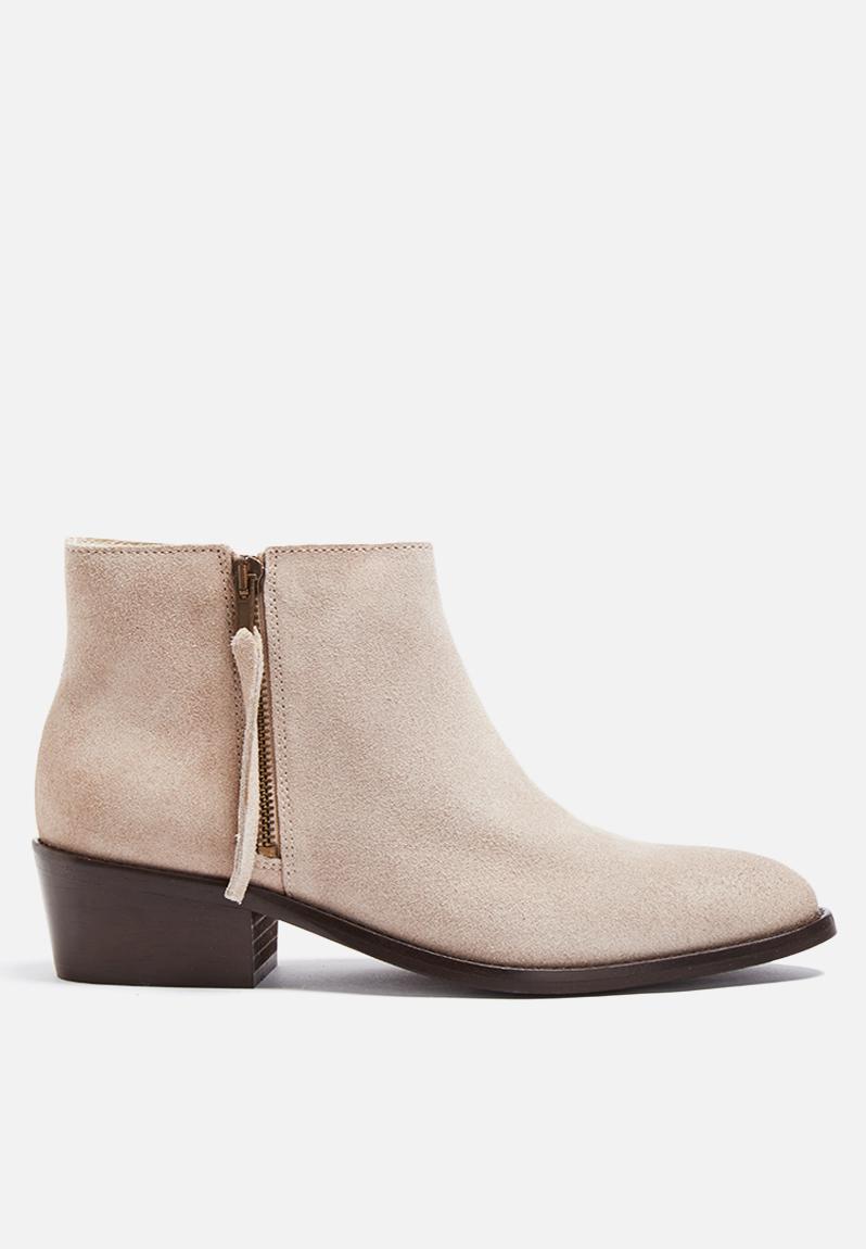 blair lace up boot