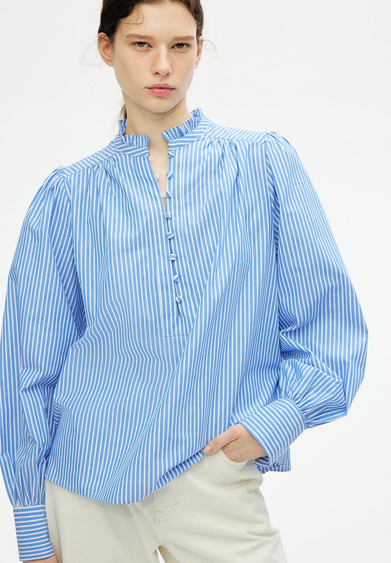 3020208 Blue Floral High Collar Blouse