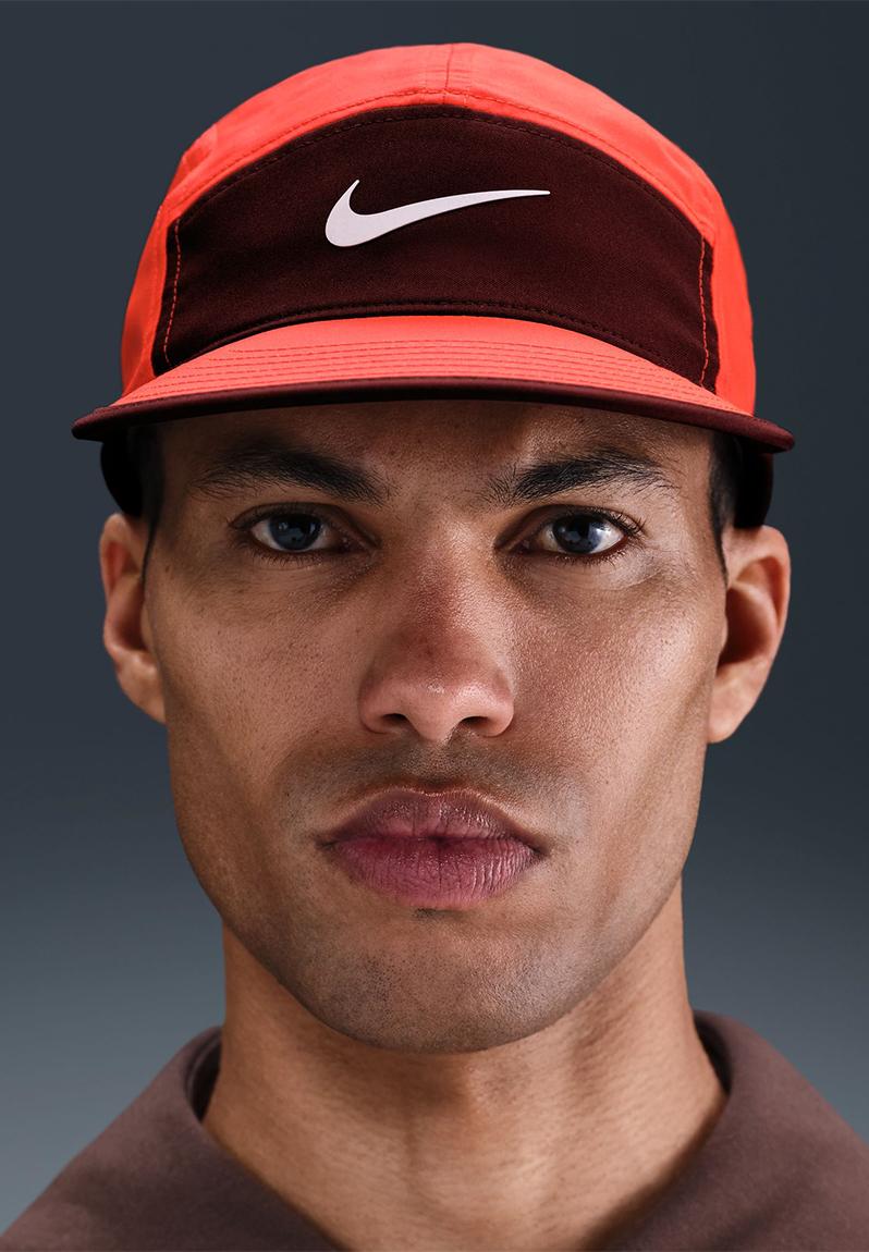 cap nike red