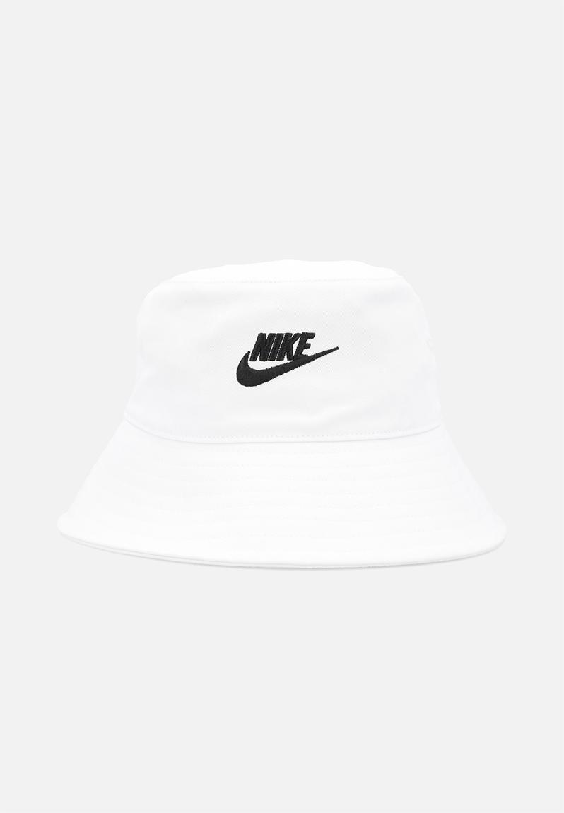 white nike hat with kiss