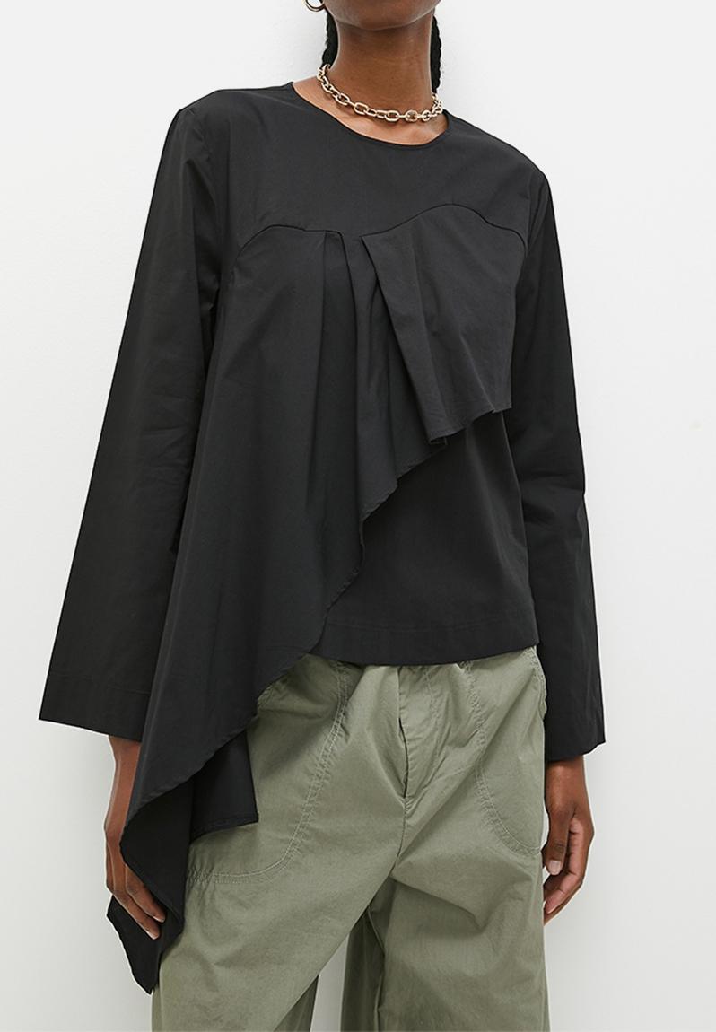 Asymmetric frill wide sleeve shell - black