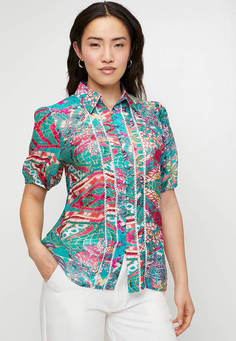 S/s multi print fitted shirt with ladder lace detail down seams - turq ...