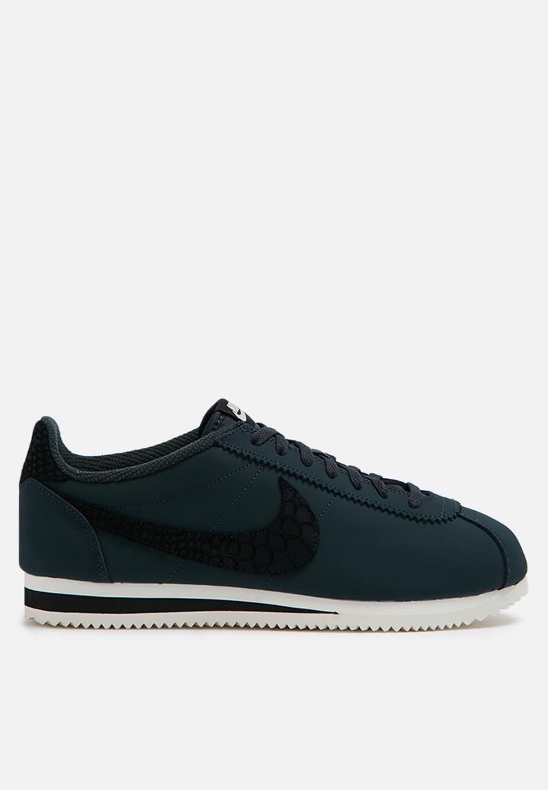 Nike Classic Cortez Leather SE - 861535-300 - Seaweed / Black / Sail ...