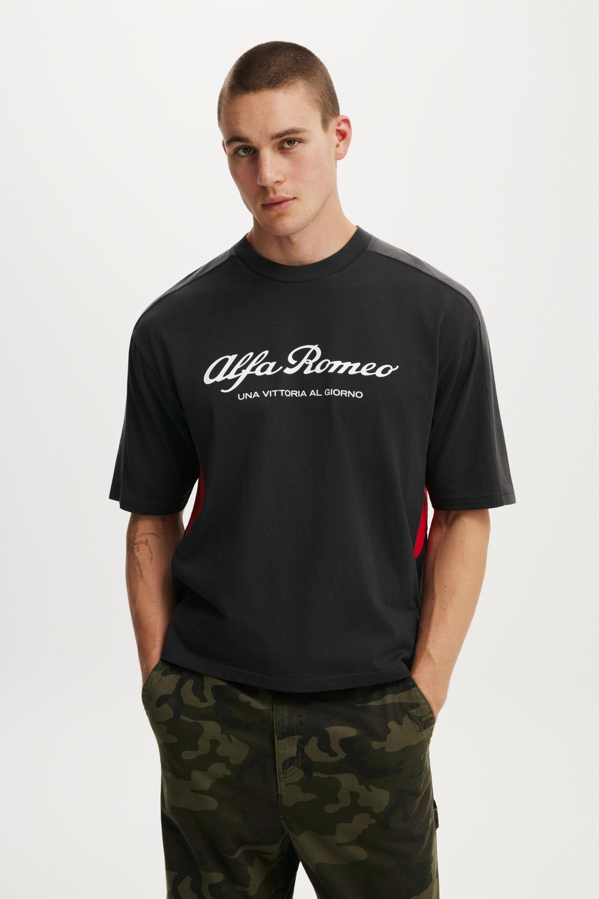 aenrmous æ CIAM Toggle Shirt Black Cropped Fit Alfa Romeo T-Shirt - Lcn Alf Washed Black / Panel