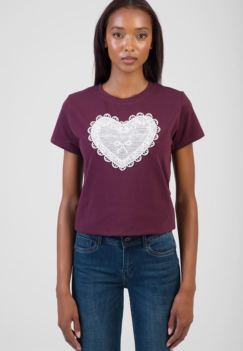 No Limits T-Shirt Regular Tshirt With Crochet Heart - Burgundy