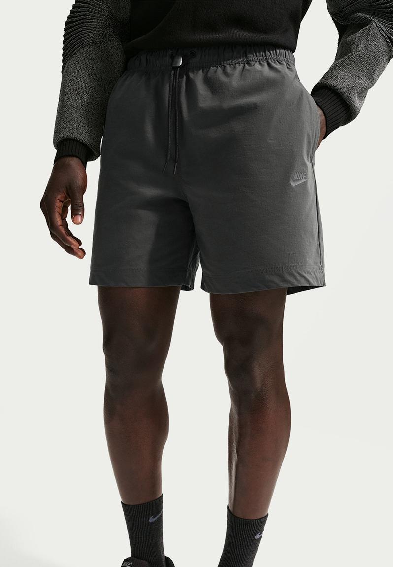 M NK TECH WVN SHORT