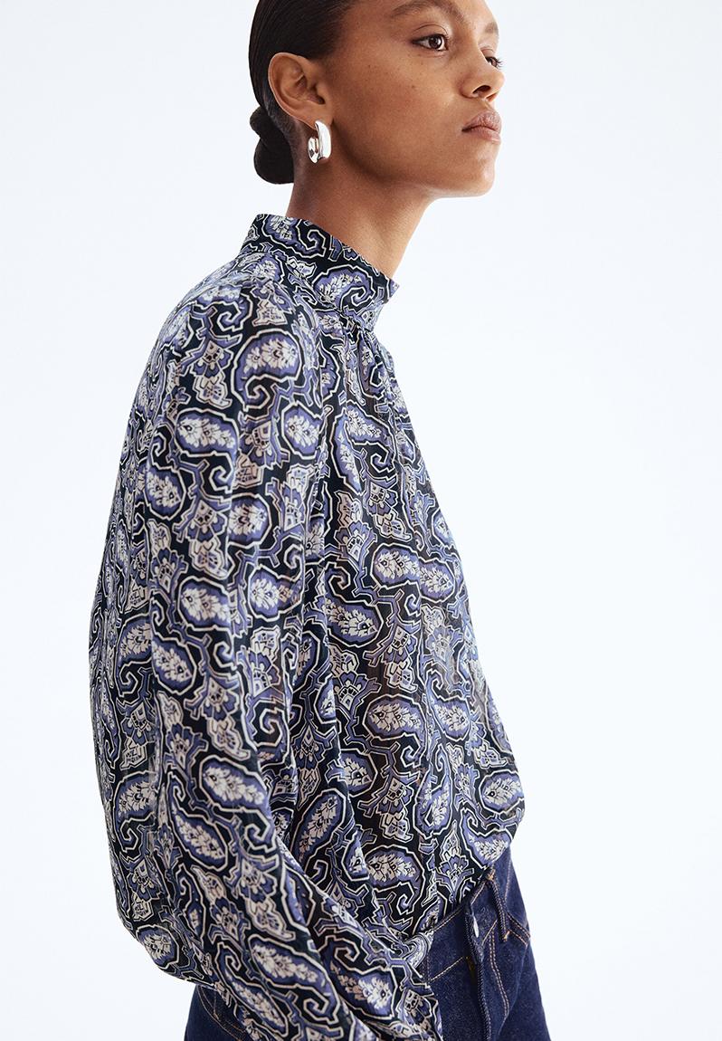 【idem】 paisley collar blouse Stand-collar blouse - navy blue/paisley pattern - 1292620005