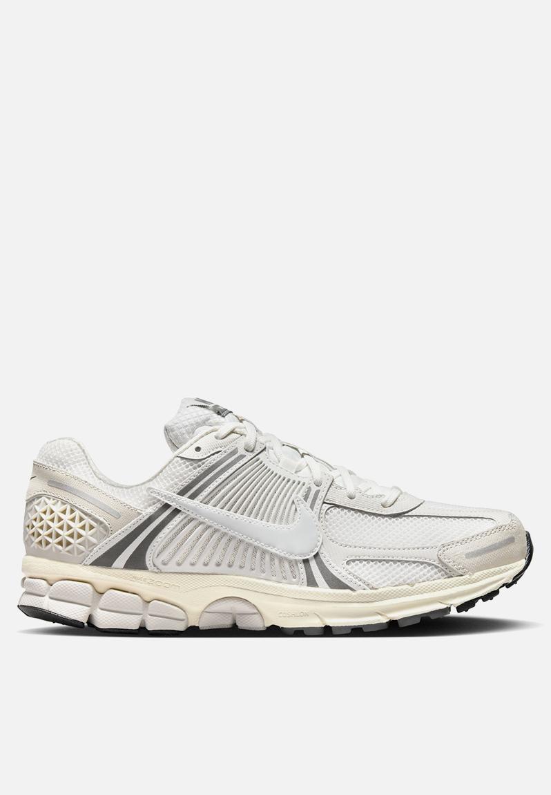 Nike Zoom Vomero 5 SE - PLATINUM TINT/PHOTON DUST-CASHMERE