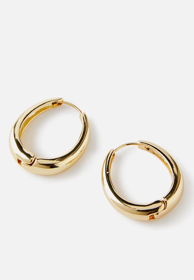 Large smooth tapered hoop earring - gold plated